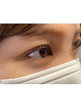 ナチュラル上品な目元にしたい