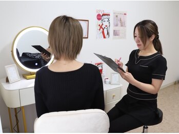 ビューティサロン アール(R)の写真/REVIのハーブピーリングでお肌悩みをマルチに改善！シルクパウダーでシミケア&お肌の透明感UP☆