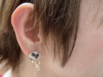 グリッタープラス(glitter plus)/肌色で目立たない耳つぼ