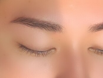 キキ(kiki)/ハリウッドブロウリフト