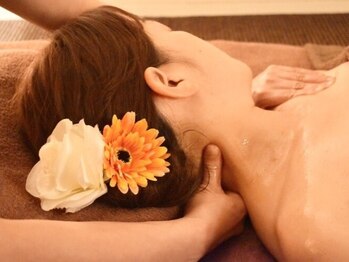 ラ ヒール 薬院店の写真/満足度◎150分￥12300!アロマの香りに包まれながら、頭~足先までお疲れの箇所に合わせてほぐしていきます♪