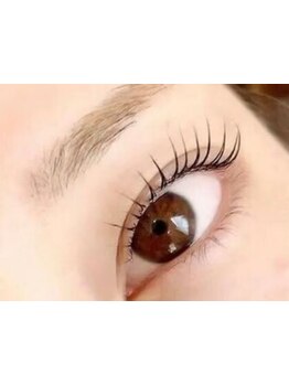 ナチュラル上品な目元にしたい