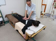 溝の口 カイロプラクティック院の雰囲気（世界に一つだけの自作ベッドで施術します）