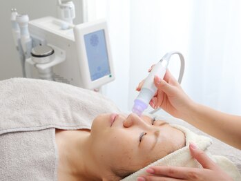 ブリリア モア(Brillia Moi)の写真/【毛穴洗浄￥4400】最新機器で毛穴レス陶器肌に！肌質改善に欠かせない毛穴の汚れを徹底洗浄。