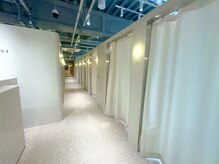 モイストアイズ 梅田店(moist eyes)の雰囲気(部屋が半個室になってるのでリラックスしていただけます!)