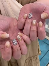 カノアネイルプレイス(KANOA nail place)/グラデ×ビジュー埋め尽くし
