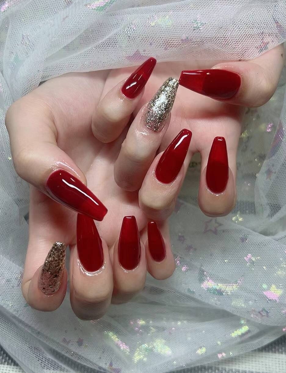 2026年冬トレンド】レッド ワンカラーのネイルデザイン集｜人気順｜21