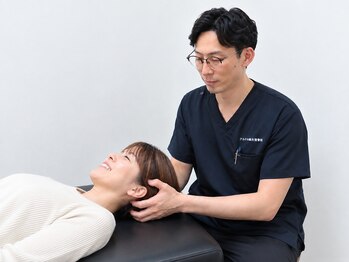 アルケル鍼灸整骨院の写真/ガチガチ首、肩のこりをスッと軽く！その場しのぎは卒業。首こり・肩こりを本気で改善しませんか？