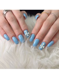 爽やかブルーのクロム風ネイル