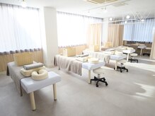 アロエ鍼灸整体院 南森町院の雰囲気（明るい店内になります！）