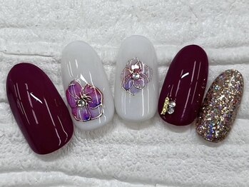 ハニービービー(Honey Bee Bee)/秋冬フラワーネイル