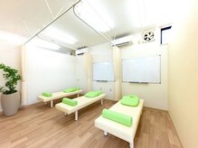 三条かがやき整体院/施術室全体