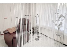 プライベートサロン ヴィヴィアン(Vivian)/アイ施術のリクライニングチェア