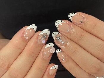 マウムネイル(maeum nail)/フレンチ×ドット