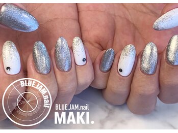 大人気のマグネットジェルネイル