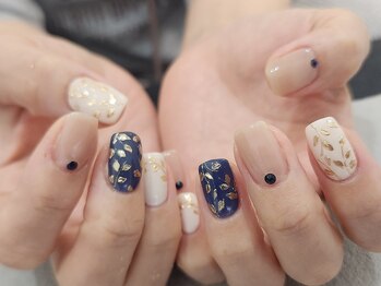 マニル アンド ネトラ(manil & netola)/リーフネイル