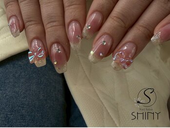シャイニー(Shiny)の写真/スピーディー×高技術で忙しい女性に圧倒的支持◎圧倒的モチの良さ人気の秘訣♪似合わせカラーが得意salon