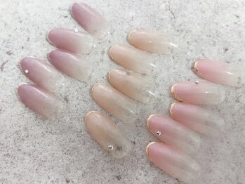 アバネイル 藤が丘(AVA NAIL)/ストーン先端ミラーネイル