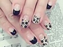 デイジー(daisy)/モノトーンフラワーーネイル