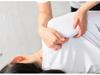 ライフタイムビューティー 福島店(Life Time Beauty)の写真/《整体×ストレッチ特化》デスクワークの首肩こり・腰痛を根本改善◎仕事帰りも手ぶらでOK♪深層筋まで改善