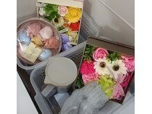 マノ(MANO)の雰囲気（入った所に可愛いお花のお出迎えです。）