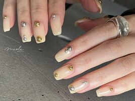シルバーゴールドぽちぽちネイル
