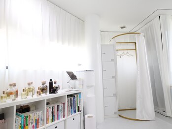 ピラティスエルエー(pilates LA)/鍵付きロッカー＆着替えルーム