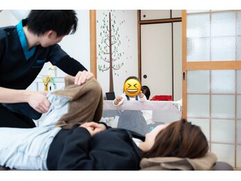 キヅキ鍼灸整体スタジオ(KIZUKI鍼灸整体スタジオ)/お子さんの様子も確認できる◎