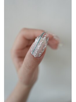 モールド(mold)の写真/<長さ出し×美フォルム> 爪の形にお悩みの方必見！指先を美しく魅せる、強度の高い長さ出しで理想の爪に。