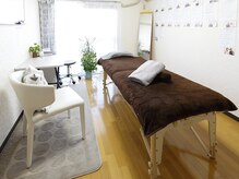 整体院 暁羽/メインの施術スペース♪清潔感◎