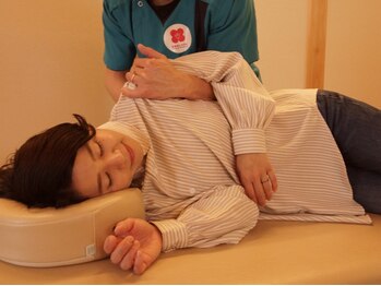 はまもと整骨院の写真/【本質改善】反り腰/猫背/スマホ首/ストレートネック痛みと歪みの根本改善!専門知識&経験豊富な専門家在籍
