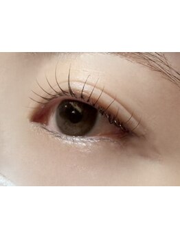 ナチュラル上品な目元にしたい