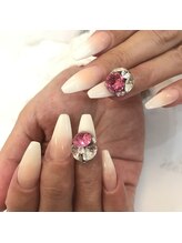 ネイルケアサロンエルミタージュ/３Dストーンアート