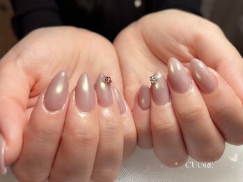 クオレ(CUORE)の写真/指先を美しく魅せる、洗練された大人可愛いシンプルデザイン。オフィスや日常に馴染む上品な仕上がり♪