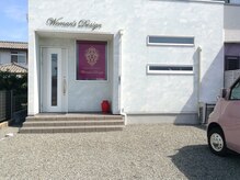 ウーマンズデザイン(WOMAN's DESIGN)/店舗の入り口になります。