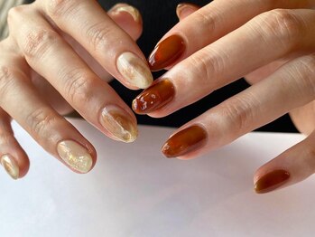 アイネイルズ 梅田店(I nails)/アシメミラーぷっくり¥9700