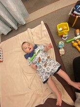 子育てママの整体サロン/施術中のお子様の様子