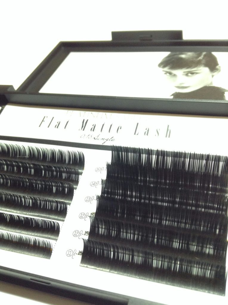 オードリーフラットマットラッシュ  つけ放題160本〜  ボリューム◎