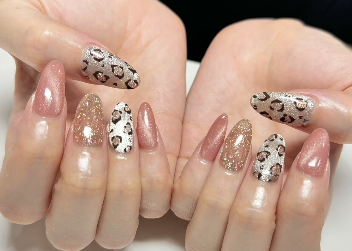 2026年冬トレンド】ヒョウ柄 ピンクのネイルデザイン集｜人気順｜6