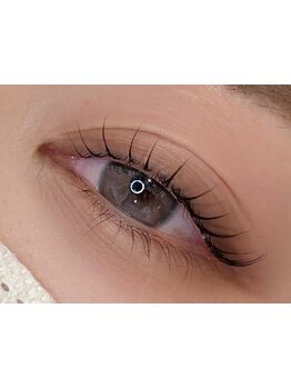 ナチュラル上品な目元にしたい