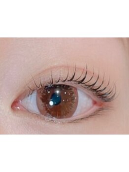 ナチュラル上品な目元にしたい