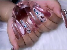 ウェリナ(Welina)/宝石ネイル