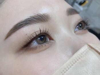 ネオリーブ エクラ 上野御徒町店(Neolive eclat)/ハリウッドブロウ×パリジェンヌ