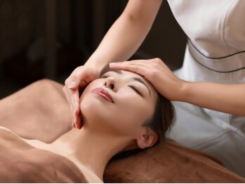 サロンルーチェ(Salon Luce)/たるみ/ほうれい線/二重顎