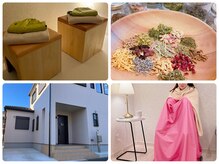 セレナ(Serena)の雰囲気（ピンクベージュとブラウンの外観。サロン左スペースが駐車場です）