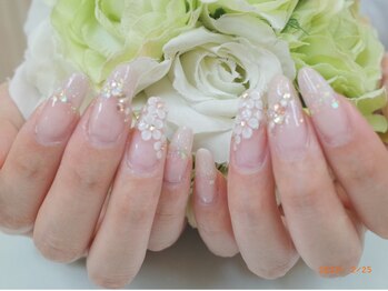 グランチュール(Grantulle)/上品ネイル