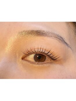 ナチュラル上品な目元にしたい