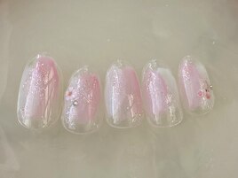 ピンクの桜ネイル