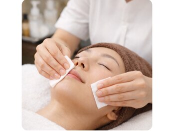 キュープ 北千住店(Qpu)/メイクはコットンで拭き取ります