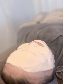 コットンシェービングサロン(Cottonshaving salon)の写真/お顔にピッタリと密着して美容成分を逃さず浸透。大人気のモデリングマスク